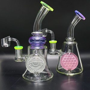 7.5 Inch Bent Neck Rig With Bottom Perc and Design Leaf