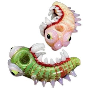 Artistic Animal Mouth With Eye Hand Pipe